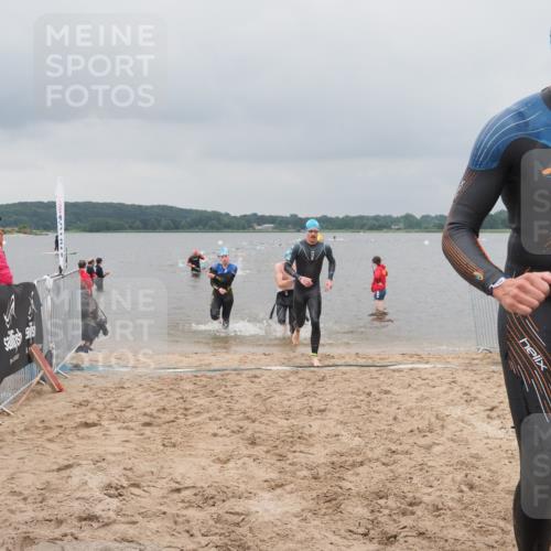 23.06.2024 - Viking Triathlon KatJ http://msf.ph/oto/6354612 23.06.2024 10:29:49 Schwimmen 142, 233, 246, 354, 483 meine-sportfotos.de