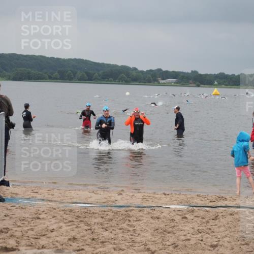 23.06.2024 - Viking Triathlon KatJ http://msf.ph/oto/6354874 23.06.2024 10:30:32 Schwimmen 324, 656 meine-sportfotos.de