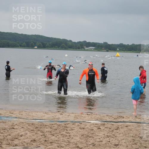 23.06.2024 - Viking Triathlon KatJ http://msf.ph/oto/6354893 23.06.2024 10:30:34 Schwimmen 324, 482, 656 meine-sportfotos.de