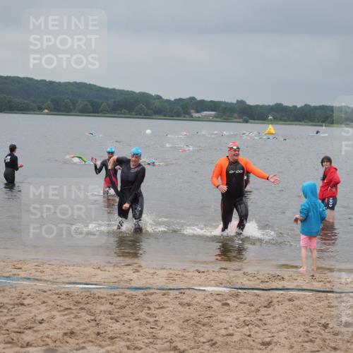 23.06.2024 - Viking Triathlon KatJ http://msf.ph/oto/6354900 23.06.2024 10:30:35 Schwimmen 324, 482, 656 meine-sportfotos.de