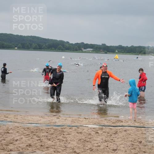 23.06.2024 - Viking Triathlon KatJ http://msf.ph/oto/6354904 23.06.2024 10:30:35 Schwimmen 324, 482, 656 meine-sportfotos.de