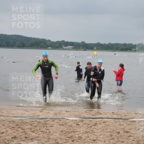 23.06.2024 - Viking Triathlon KatJ http://msf.ph/oto/6355009 23.06.2024 10:30:55 Schwimmen 8, 51, 144, 295 meine-sportfotos.de