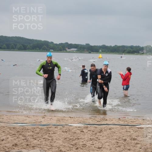 23.06.2024 - Viking Triathlon KatJ http://msf.ph/oto/6355011 23.06.2024 10:30:55 Schwimmen 8, 51, 144, 295 meine-sportfotos.de