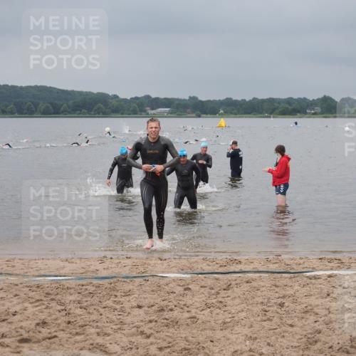 23.06.2024 - Viking Triathlon KatJ http://msf.ph/oto/6355185 23.06.2024 10:31:25 Schwimmen 16, 216, 458, 463, 499 meine-sportfotos.de