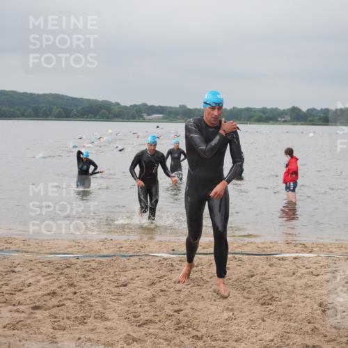 23.06.2024 - Viking Triathlon KatJ http://msf.ph/oto/6355732 23.06.2024 10:33:03 Schwimmen 97, 99, 125, 203 meine-sportfotos.de