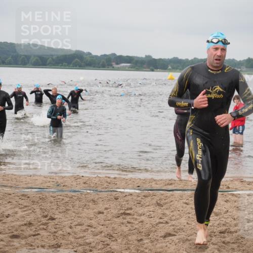 23.06.2024 - Viking Triathlon KatJ http://msf.ph/oto/6356480 23.06.2024 10:34:51 Schwimmen 58, 311, 453, 470, 503 meine-sportfotos.de