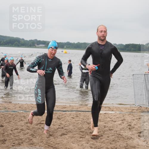 23.06.2024 - Viking Triathlon KatJ http://msf.ph/oto/6356539 23.06.2024 10:34:59 Schwimmen 242, 299, 311, 470, 541 meine-sportfotos.de