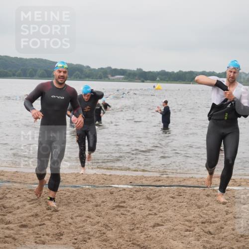 23.06.2024 - Viking Triathlon KatJ http://msf.ph/oto/6356580 23.06.2024 10:35:04 Schwimmen 218, 242, 299, 541 meine-sportfotos.de