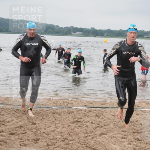 23.06.2024 - Viking Triathlon KatJ http://msf.ph/oto/6356657 23.06.2024 10:35:16 Schwimmen 101, 104, 120, 218, 454 meine-sportfotos.de