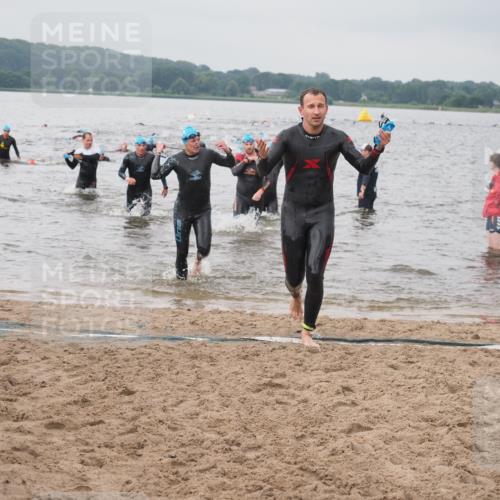 23.06.2024 - Viking Triathlon KatJ http://msf.ph/oto/6356717 23.06.2024 10:35:24 Schwimmen 104, 120, 226, 520, 533 meine-sportfotos.de