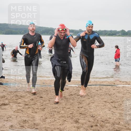 23.06.2024 - Viking Triathlon KatJ http://msf.ph/oto/6356954 23.06.2024 10:35:52 Schwimmen 11, 42, 129, 306, 312, 529, 549, 623, 655 meine-sportfotos.de
