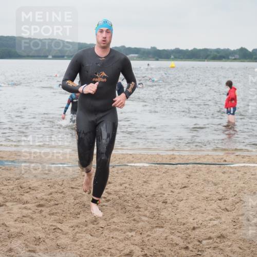 23.06.2024 - Viking Triathlon KatJ http://msf.ph/oto/6357773 23.06.2024 10:37:41 Schwimmen 349, 360, 421, 462 meine-sportfotos.de