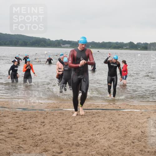 23.06.2024 - Viking Triathlon KatJ http://msf.ph/oto/6361160 23.06.2024 10:39:30 Schwimmen 40, 68, 131, 194, 405, 427, 435 meine-sportfotos.de