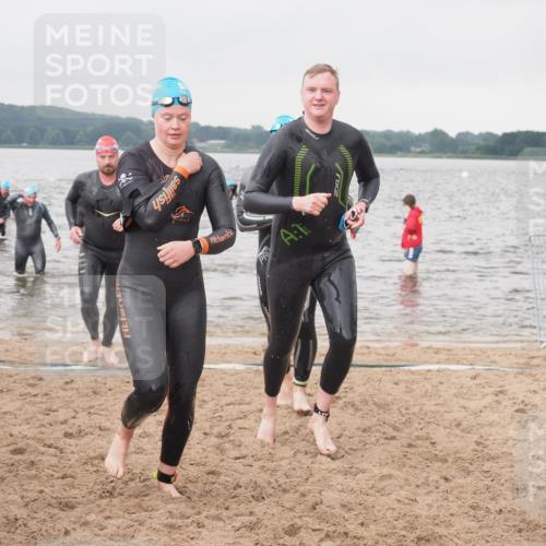 23.06.2024 - Viking Triathlon KatJ http://msf.ph/oto/6361310 23.06.2024 10:40:18 Schwimmen 24, 136, 146, 214, 230, 355, 445, 648 meine-sportfotos.de