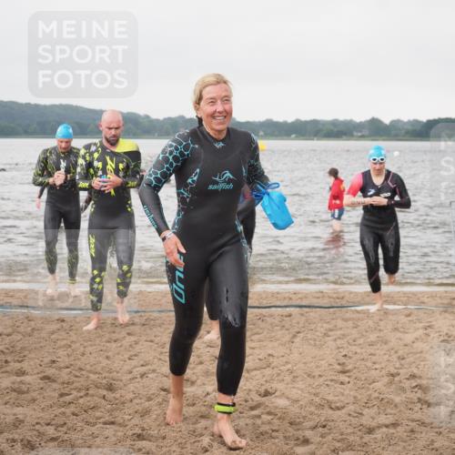 23.06.2024 - Viking Triathlon KatJ http://msf.ph/oto/6361753 23.06.2024 10:42:16 Schwimmen 27, 93, 133, 210, 271, 320, 321, 497, 522, 647 meine-sportfotos.de