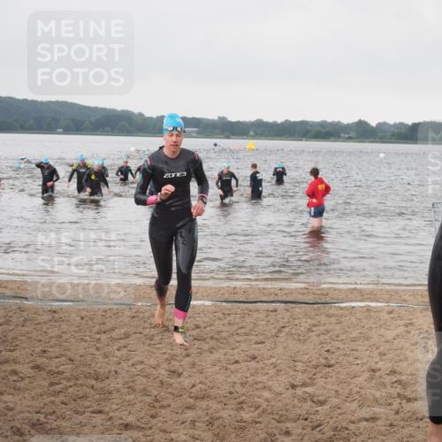 23.06.2024 - Viking Triathlon KatJ http://msf.ph/oto/6361925 23.06.2024 10:42:48 Schwimmen 390, 424 meine-sportfotos.de