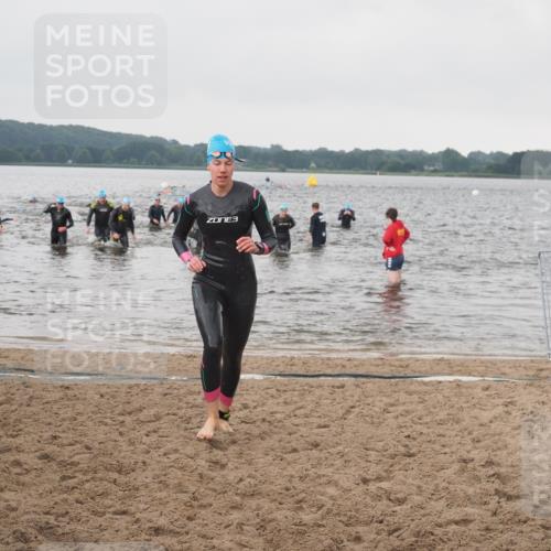 23.06.2024 - Viking Triathlon KatJ http://msf.ph/oto/6361928 23.06.2024 10:42:49 Schwimmen 390, 424 meine-sportfotos.de