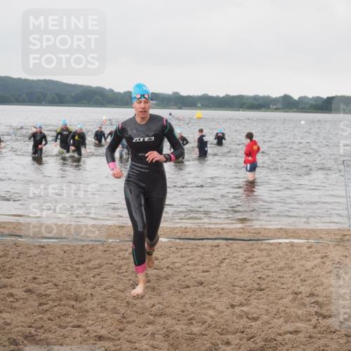 23.06.2024 - Viking Triathlon KatJ http://msf.ph/oto/6361930 23.06.2024 10:42:49 Schwimmen 390, 424 meine-sportfotos.de