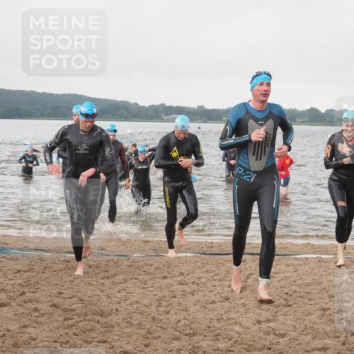 23.06.2024 - Viking Triathlon KatJ http://msf.ph/oto/6361966 23.06.2024 10:43:04 Schwimmen 67, 152, 163, 172, 196, 222, 338, 471, 489 meine-sportfotos.de