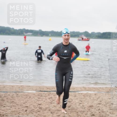 23.06.2024 - Viking Triathlon KatJ http://msf.ph/oto/6365019 23.06.2024 10:56:21 Schwimmen 92, 227 meine-sportfotos.de