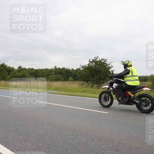 23.06.2024 - Viking Triathlon Michael Strokosch http://msf.ph/oto/6390722 23.06.2024 10:49:39 Radfahren 246, 263, 624 meine-sportfotos.de