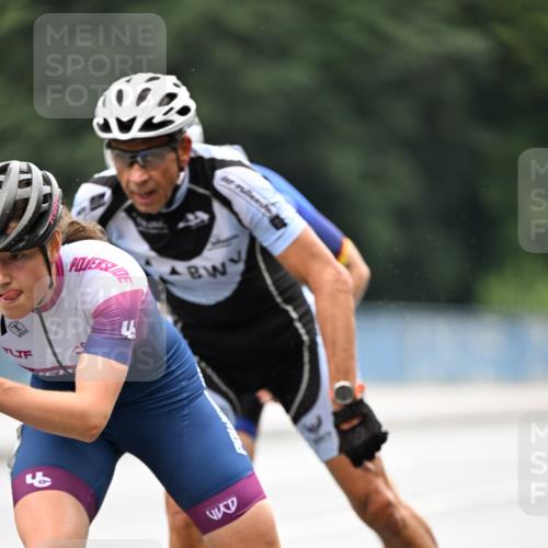 30.06.2024 - hella hamburg halbmarathon Dr. Thomas Lammeyer http://msf.ph/oto/6399565 30.06.2024 08:52:10 Kennedybrücke  meine-sportfotos.de