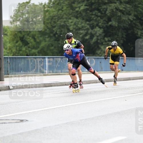30.06.2024 - hella hamburg halbmarathon Dr. Thomas Lammeyer http://msf.ph/oto/6399955 30.06.2024 08:52:59 Kennedybrücke  meine-sportfotos.de
