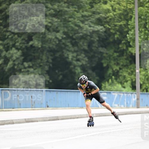 30.06.2024 - hella hamburg halbmarathon Dr. Thomas Lammeyer http://msf.ph/oto/6400176 30.06.2024 08:53:07 Kennedybrücke  meine-sportfotos.de