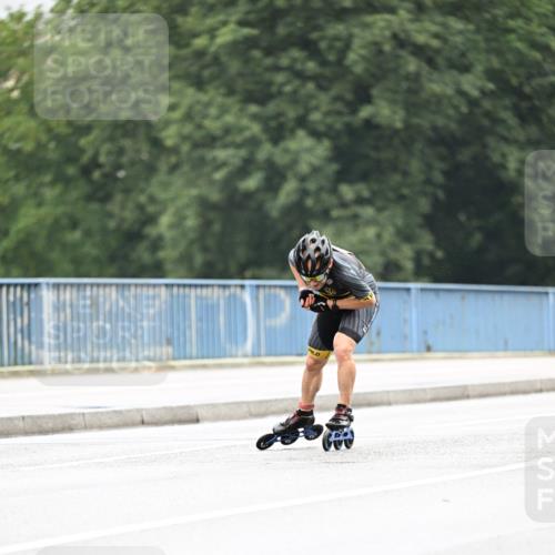 30.06.2024 - hella hamburg halbmarathon Dr. Thomas Lammeyer http://msf.ph/oto/6400209 30.06.2024 08:53:08 Kennedybrücke  meine-sportfotos.de