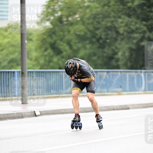 30.06.2024 - hella hamburg halbmarathon Dr. Thomas Lammeyer http://msf.ph/oto/6400253 30.06.2024 08:53:08 Kennedybrücke  meine-sportfotos.de