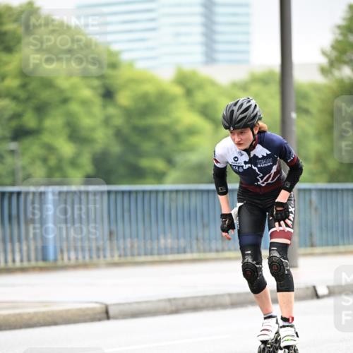 30.06.2024 - hella hamburg halbmarathon Dr. Thomas Lammeyer http://msf.ph/oto/6400487 30.06.2024 08:53:32 Kennedybrücke  meine-sportfotos.de