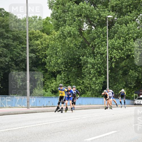 30.06.2024 - hella hamburg halbmarathon Dr. Thomas Lammeyer http://msf.ph/oto/6401375 30.06.2024 08:56:10 Kennedybrücke  meine-sportfotos.de