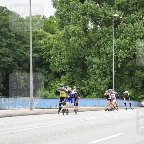 30.06.2024 - hella hamburg halbmarathon Dr. Thomas Lammeyer http://msf.ph/oto/6401383 30.06.2024 08:56:10 Kennedybrücke  meine-sportfotos.de