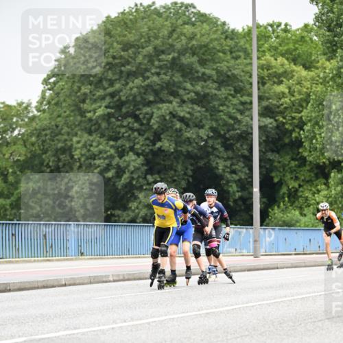30.06.2024 - hella hamburg halbmarathon Dr. Thomas Lammeyer http://msf.ph/oto/6401490 30.06.2024 08:56:12 Kennedybrücke  meine-sportfotos.de