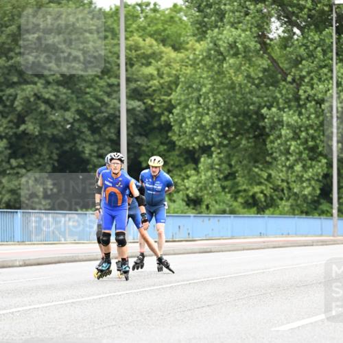 30.06.2024 - hella hamburg halbmarathon Dr. Thomas Lammeyer http://msf.ph/oto/6401746 30.06.2024 08:56:26 Kennedybrücke 09 meine-sportfotos.de