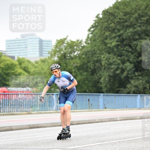 30.06.2024 - hella hamburg halbmarathon Dr. Thomas Lammeyer http://msf.ph/oto/6401949 30.06.2024 08:56:35 Kennedybrücke  meine-sportfotos.de