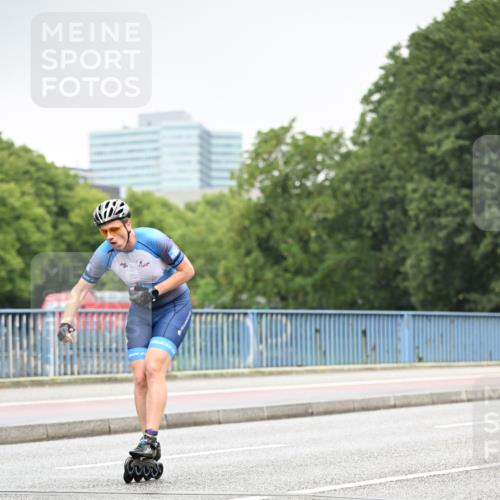 30.06.2024 - hella hamburg halbmarathon Dr. Thomas Lammeyer http://msf.ph/oto/6401965 30.06.2024 08:56:35 Kennedybrücke  meine-sportfotos.de