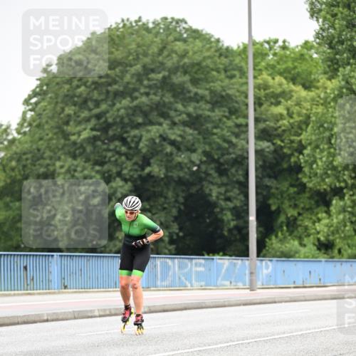 30.06.2024 - hella hamburg halbmarathon Dr. Thomas Lammeyer http://msf.ph/oto/6401981 30.06.2024 08:56:40 Kennedybrücke  meine-sportfotos.de
