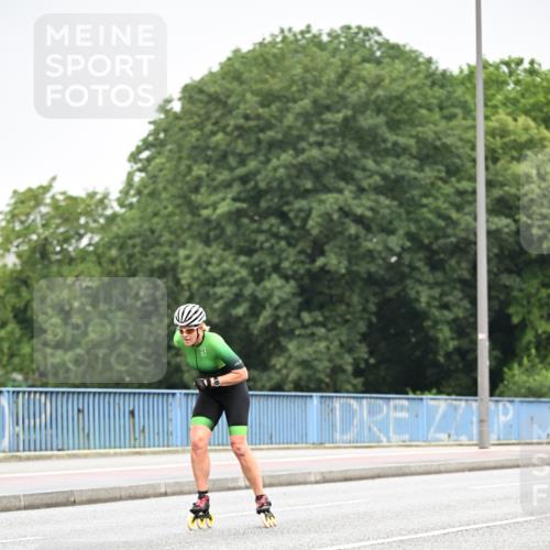 30.06.2024 - hella hamburg halbmarathon Dr. Thomas Lammeyer http://msf.ph/oto/6401989 30.06.2024 08:56:41 Kennedybrücke  meine-sportfotos.de