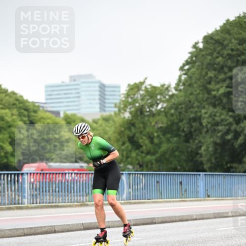 30.06.2024 - hella hamburg halbmarathon Dr. Thomas Lammeyer http://msf.ph/oto/6402000 30.06.2024 08:56:41 Kennedybrücke  meine-sportfotos.de