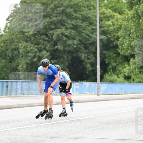 30.06.2024 - hella hamburg halbmarathon Dr. Thomas Lammeyer http://msf.ph/oto/6402199 30.06.2024 08:57:00 Kennedybrücke  meine-sportfotos.de