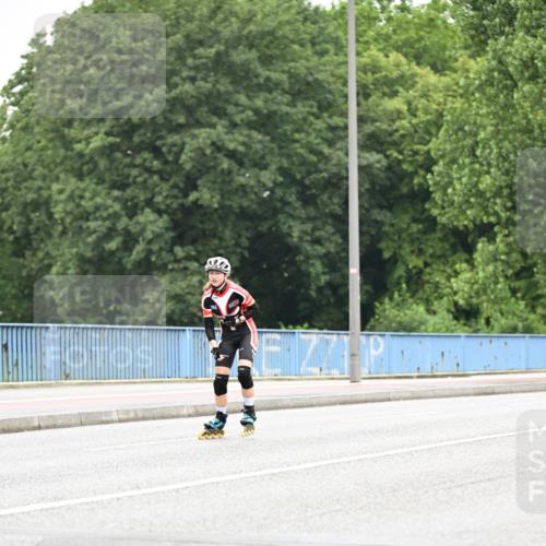 30.06.2024 - hella hamburg halbmarathon Dr. Thomas Lammeyer http://msf.ph/oto/6402339 30.06.2024 08:57:09 Kennedybrücke  meine-sportfotos.de