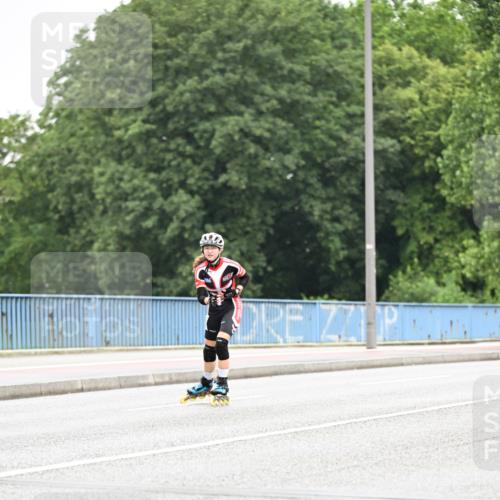 30.06.2024 - hella hamburg halbmarathon Dr. Thomas Lammeyer http://msf.ph/oto/6402348 30.06.2024 08:57:09 Kennedybrücke  meine-sportfotos.de