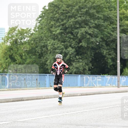 30.06.2024 - hella hamburg halbmarathon Dr. Thomas Lammeyer http://msf.ph/oto/6402368 30.06.2024 08:57:09 Kennedybrücke  meine-sportfotos.de