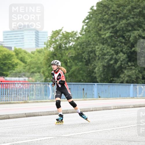 30.06.2024 - hella hamburg halbmarathon Dr. Thomas Lammeyer http://msf.ph/oto/6402394 30.06.2024 08:57:10 Kennedybrücke  meine-sportfotos.de