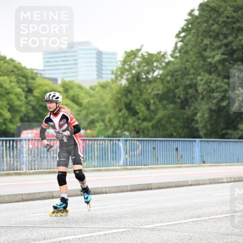 30.06.2024 - hella hamburg halbmarathon Dr. Thomas Lammeyer http://msf.ph/oto/6402412 30.06.2024 08:57:10 Kennedybrücke  meine-sportfotos.de