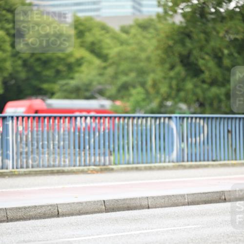 30.06.2024 - hella hamburg halbmarathon Dr. Thomas Lammeyer http://msf.ph/oto/6402692 30.06.2024 08:58:24 Kennedybrücke  meine-sportfotos.de