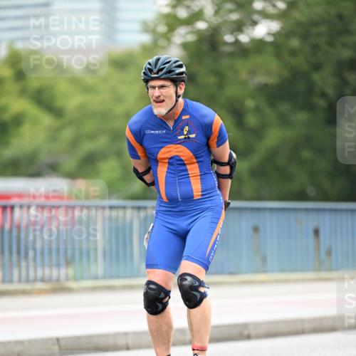30.06.2024 - hella hamburg halbmarathon Dr. Thomas Lammeyer http://msf.ph/oto/6402737 30.06.2024 08:58:32 Kennedybrücke  meine-sportfotos.de