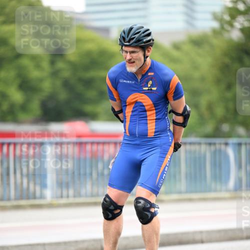 30.06.2024 - hella hamburg halbmarathon Dr. Thomas Lammeyer http://msf.ph/oto/6402752 30.06.2024 08:58:33 Kennedybrücke  meine-sportfotos.de