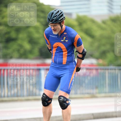 30.06.2024 - hella hamburg halbmarathon Dr. Thomas Lammeyer http://msf.ph/oto/6402761 30.06.2024 08:58:33 Kennedybrücke  meine-sportfotos.de